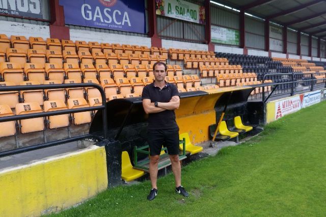  El técnico del Portugalete Ezequiel Loza posa en La Florida para El Desmarque Bizkaia.