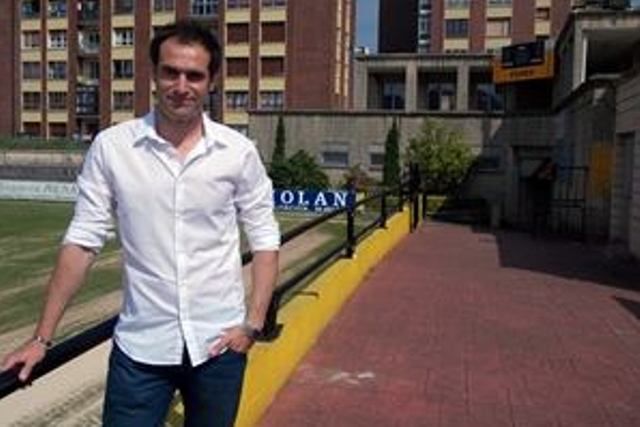 Ezequiel Loza, entrenador del Club Portugalete, posa en La Florida.