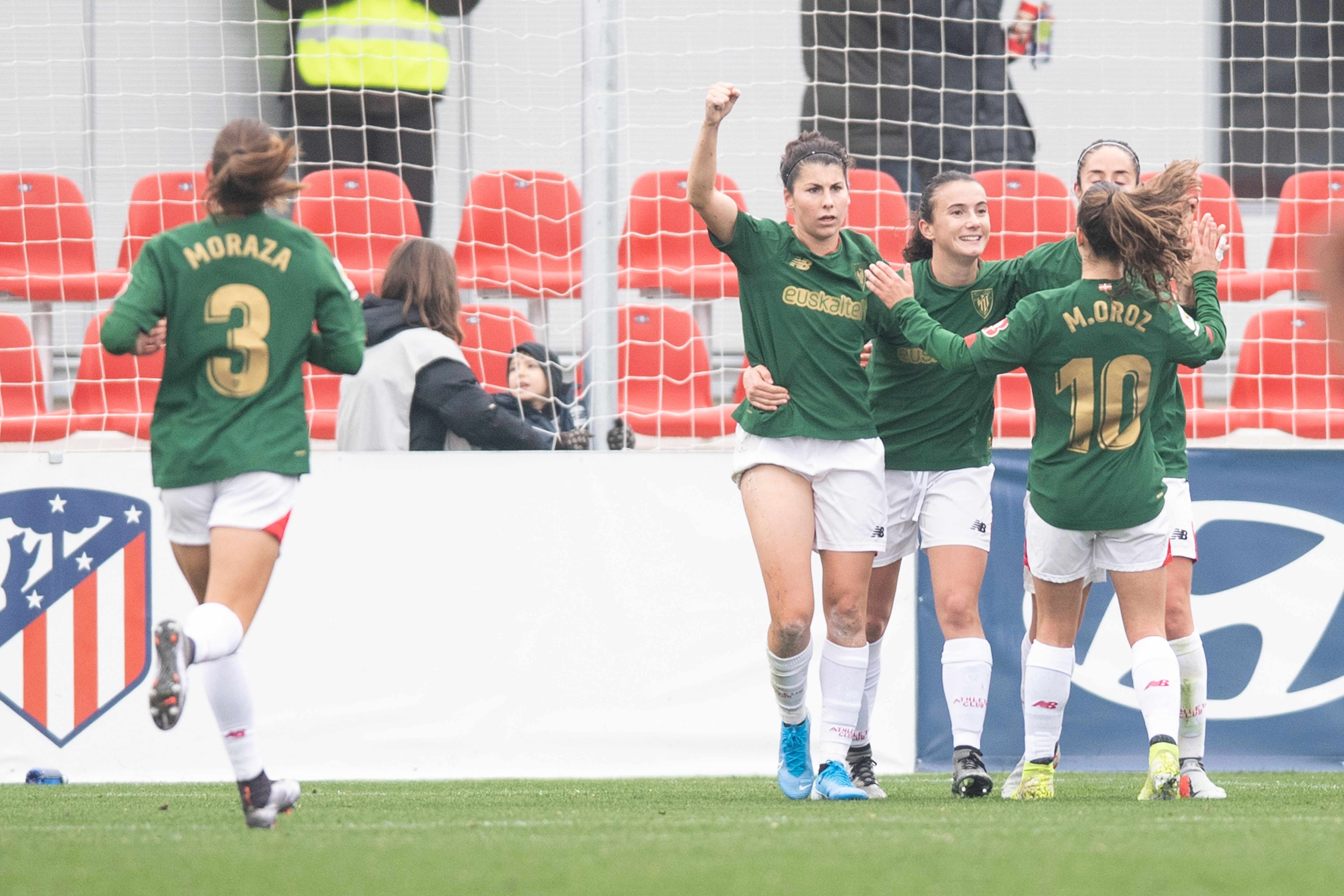  Lucía García celebra el gol del empate del Athletic ante el Atlético de Madrid.