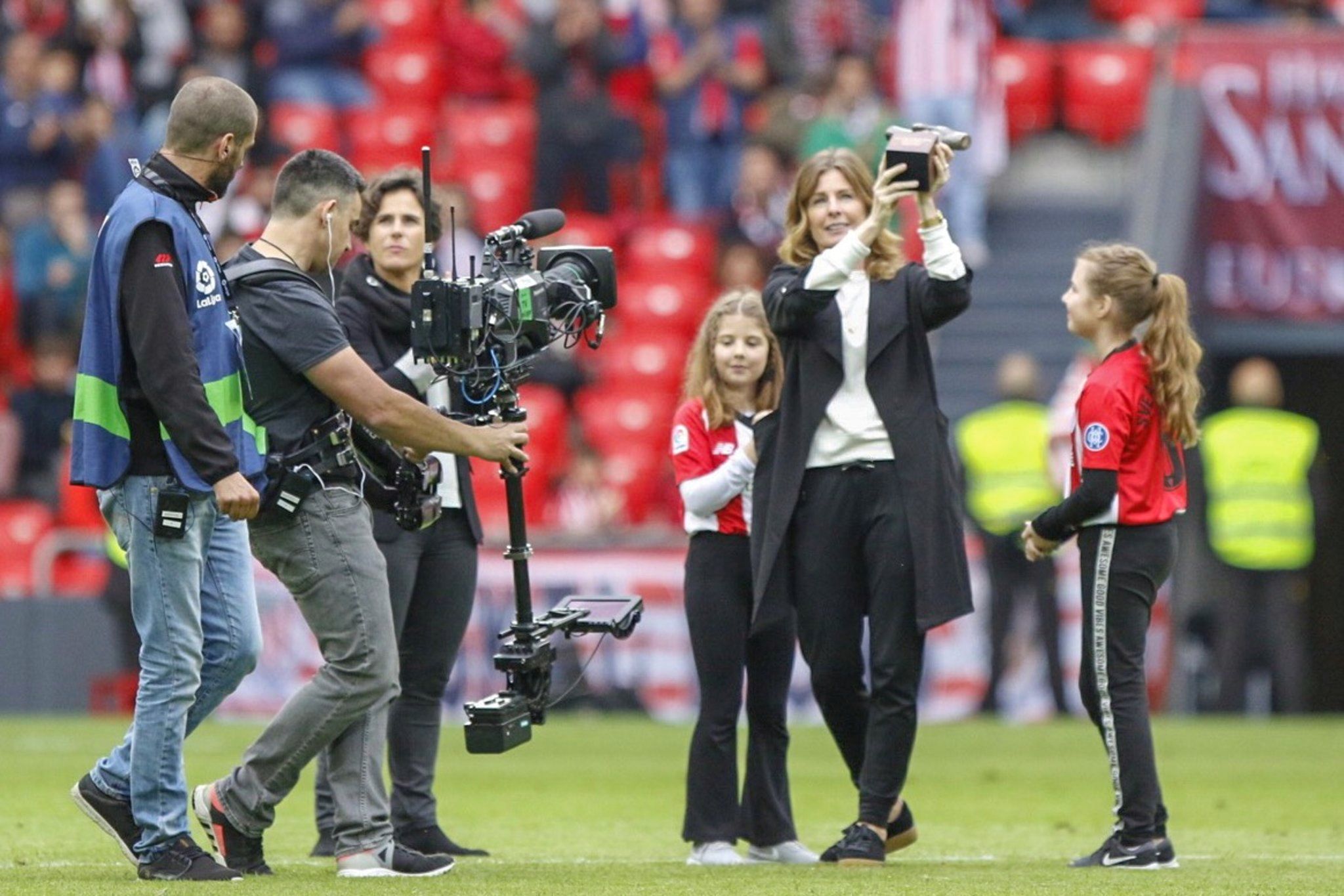  San Mamés entregó con aplausos el 'One Club Woman Award' (Foto. Edu DF / BLACKSWAN).