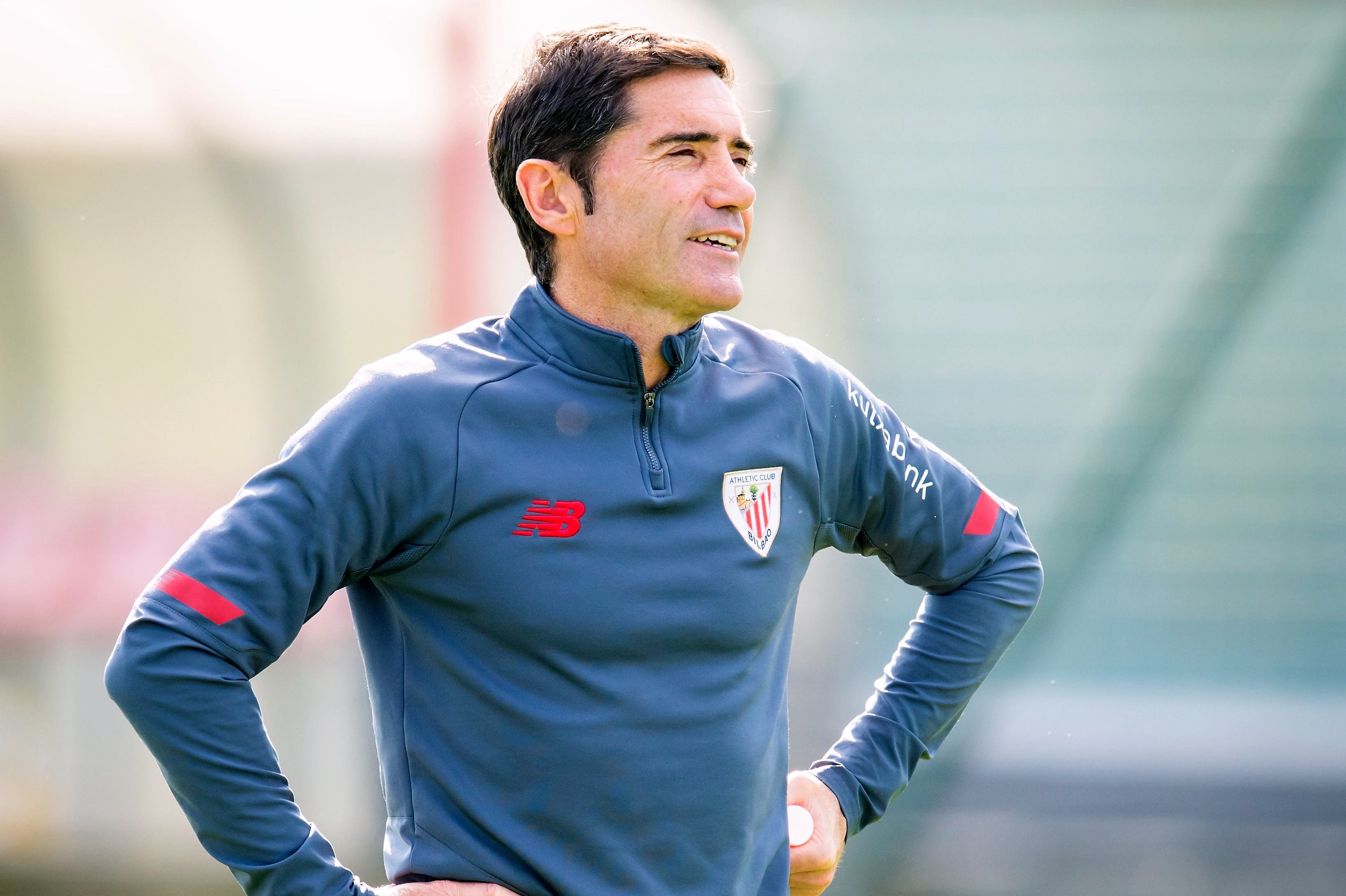  Marcelino, brazos en jarra en Lezama.