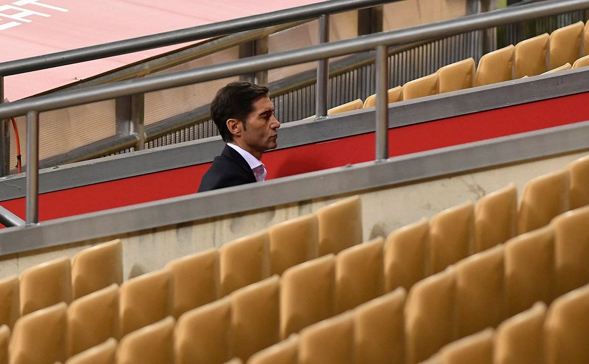 Marcelino, con semblante serio, tras perder la final ante el Barça.