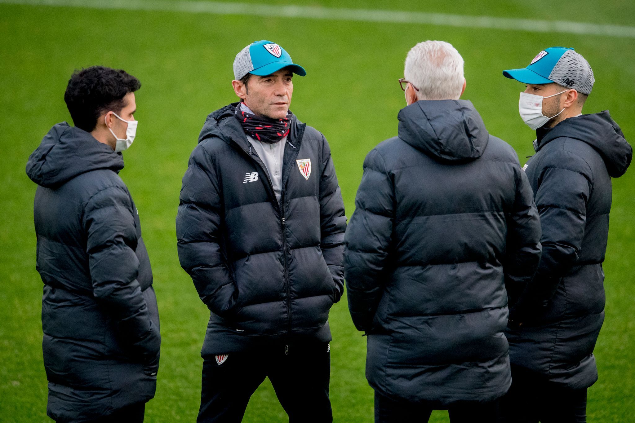 Marcelino García Toral y su cuerpo técnico hablan en Lezama.