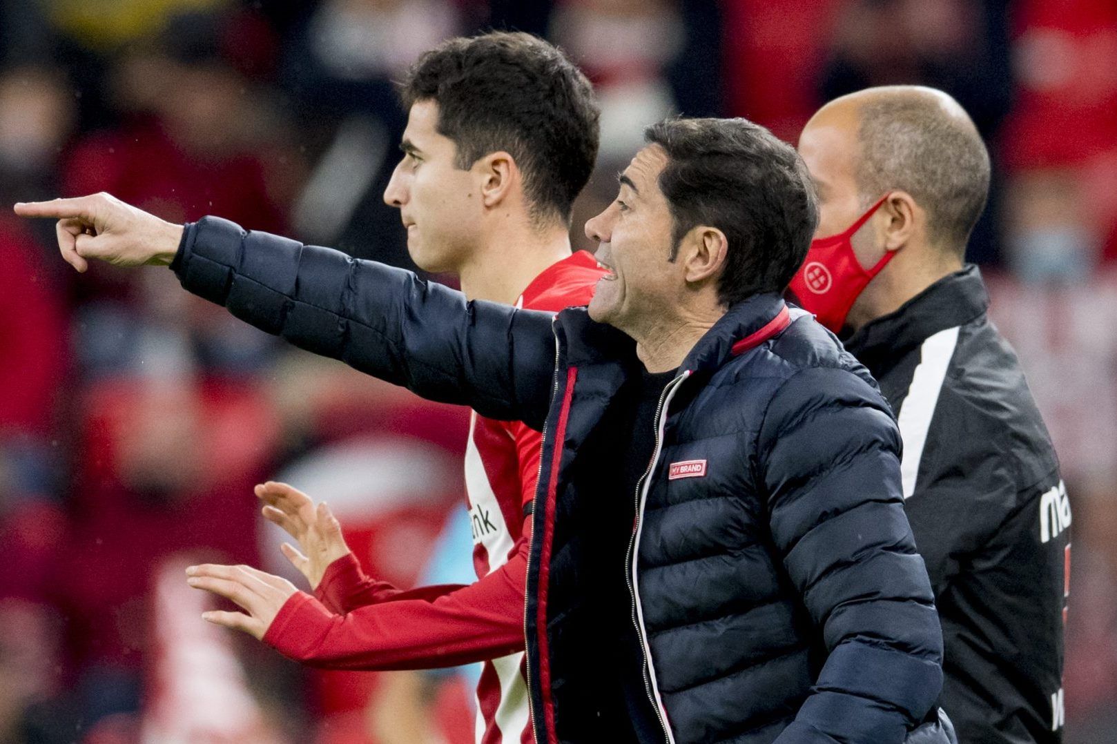  Marcelino saca a Morcillo ante el Cádiz en San Mamés.