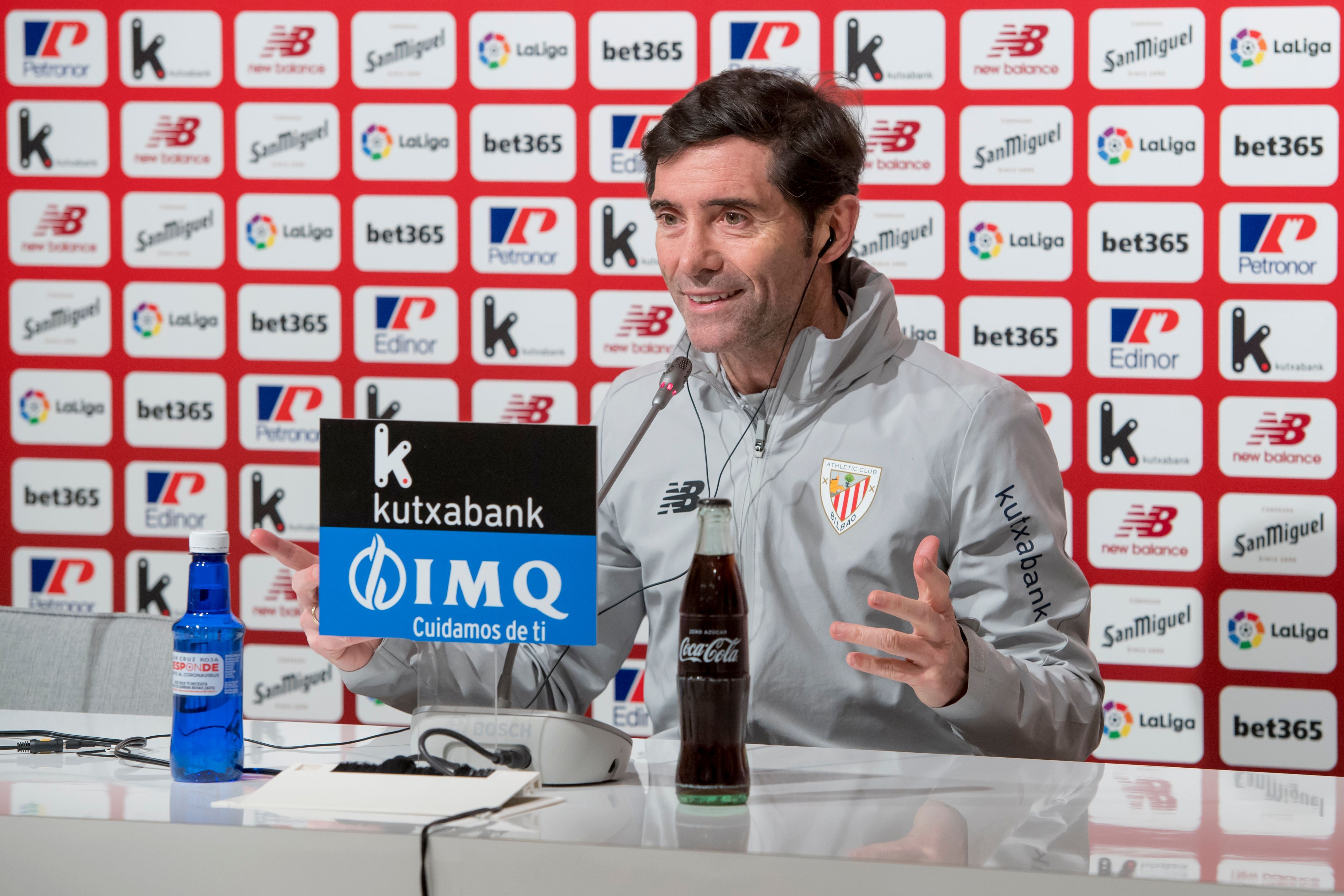 Marcelino García Toral atienda a la prensa en su nueva comparecencia en Lezama.