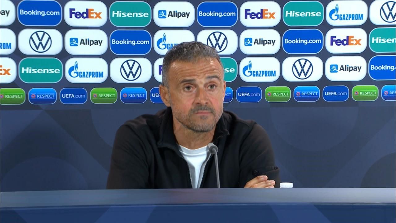  La cara de Luis Enrique en plena rueda de prensa.