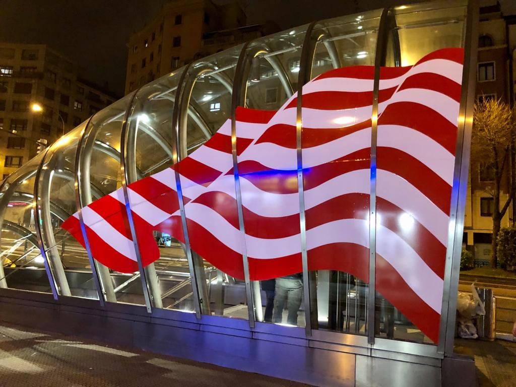  Los 'fosteritos' del Metro de Bilbao ya lucen los colores del Athletic Club.