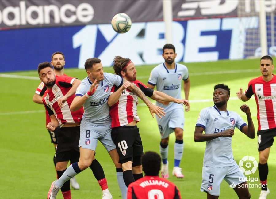  El capitán Iker Muniain, al remate ante los de Simeone.