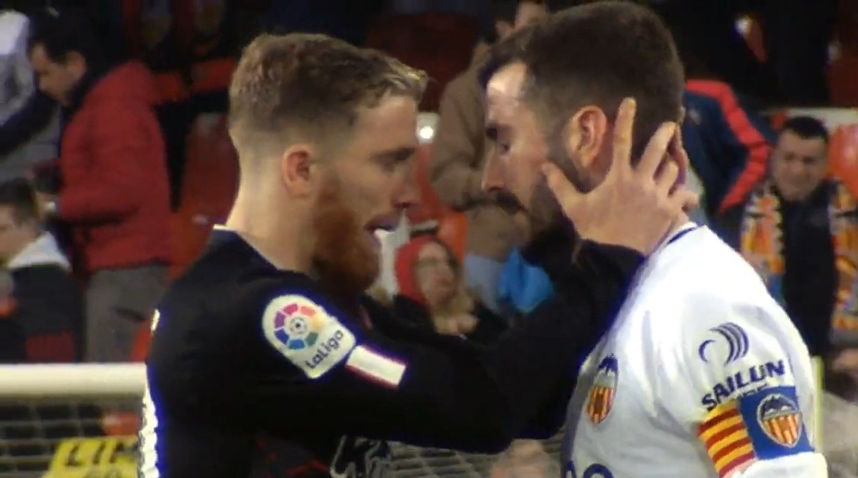  Muniain consuela a Gayà en el Valencia - Athletic.