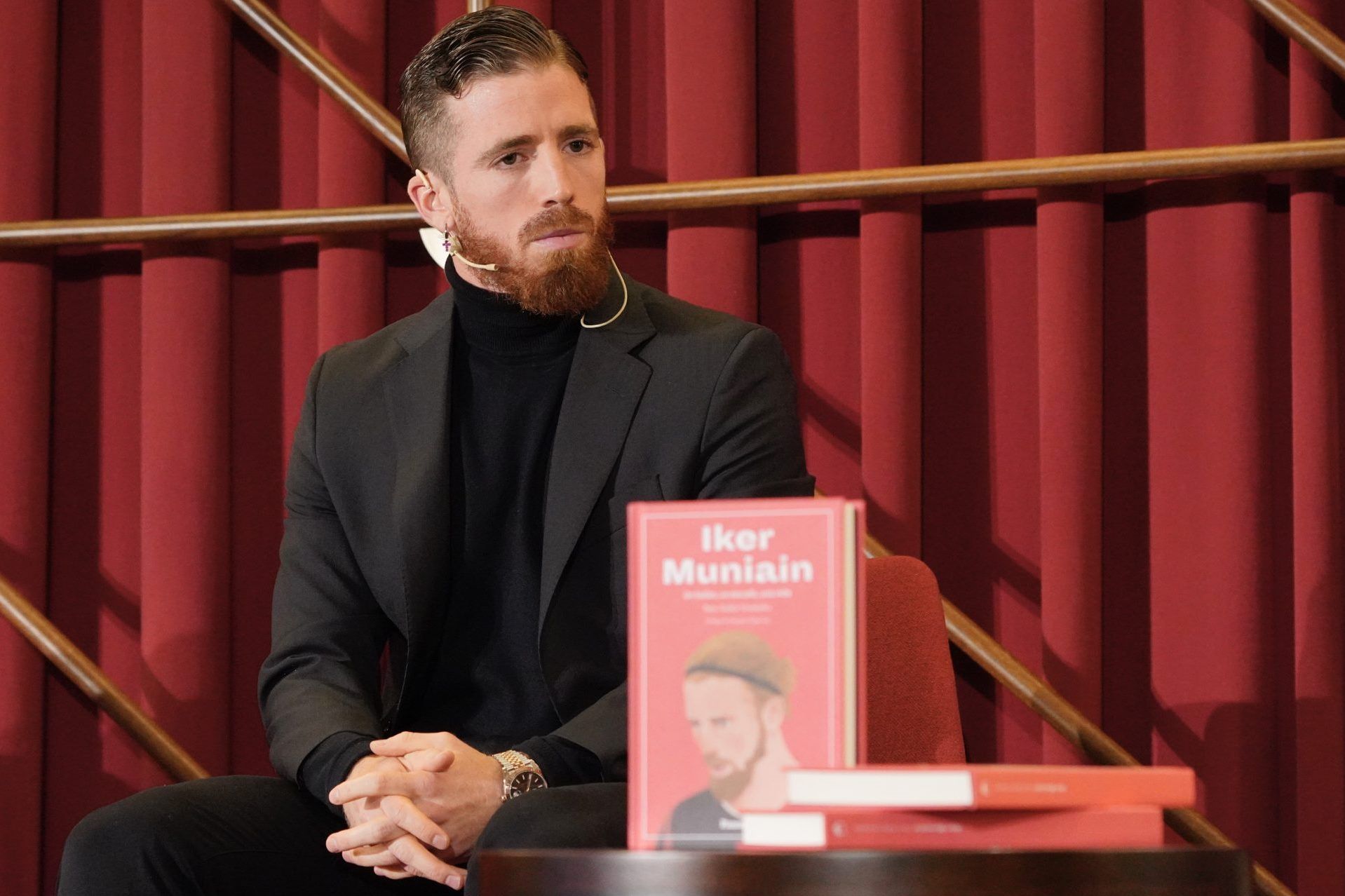  El capitán Iker Muniain ha presentado su libro esta semana en San Mamés.