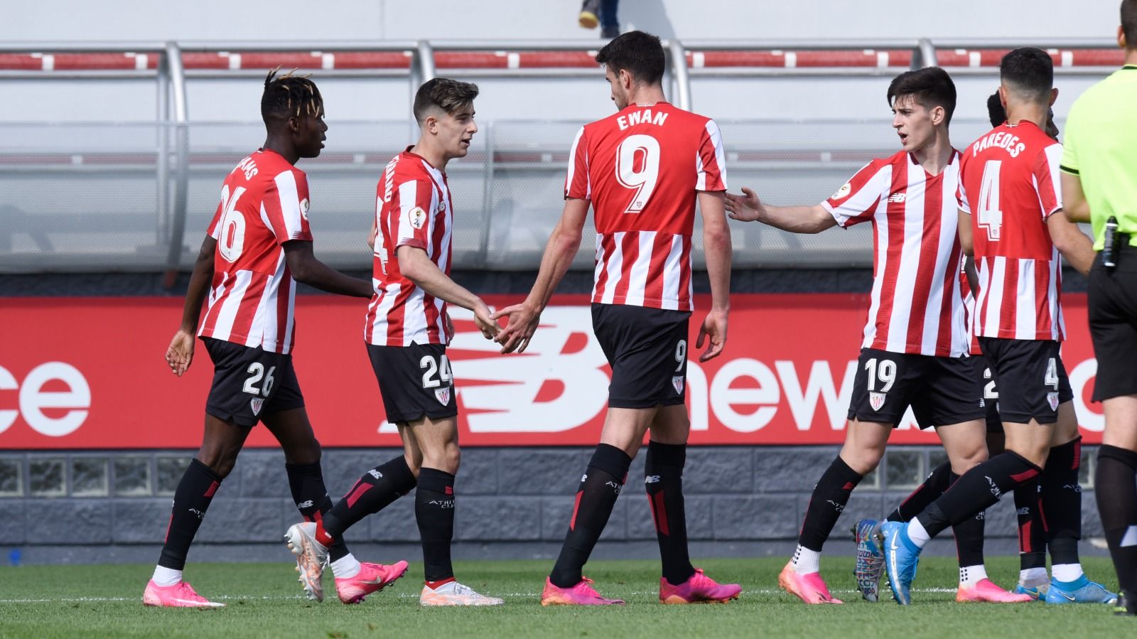  Nico Serrano celebra uno de sus goles con el filial de Etxebe ante el Tudelano.