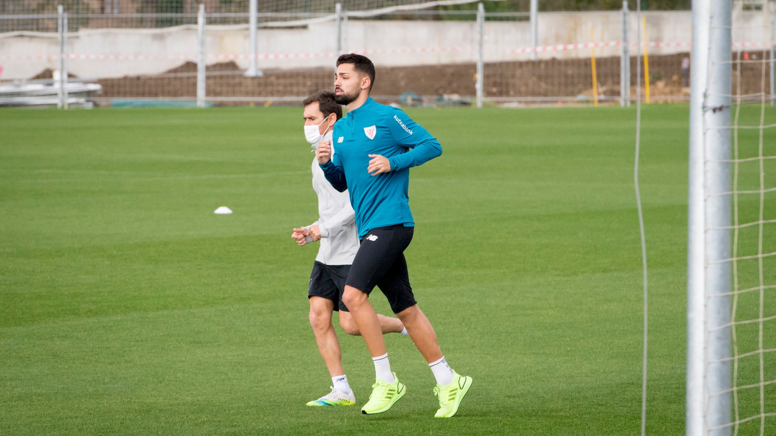 Peru Nolaskoain continuaba recuperando su tobillo en Lezama, ahora deberá pasar por el quirófano.