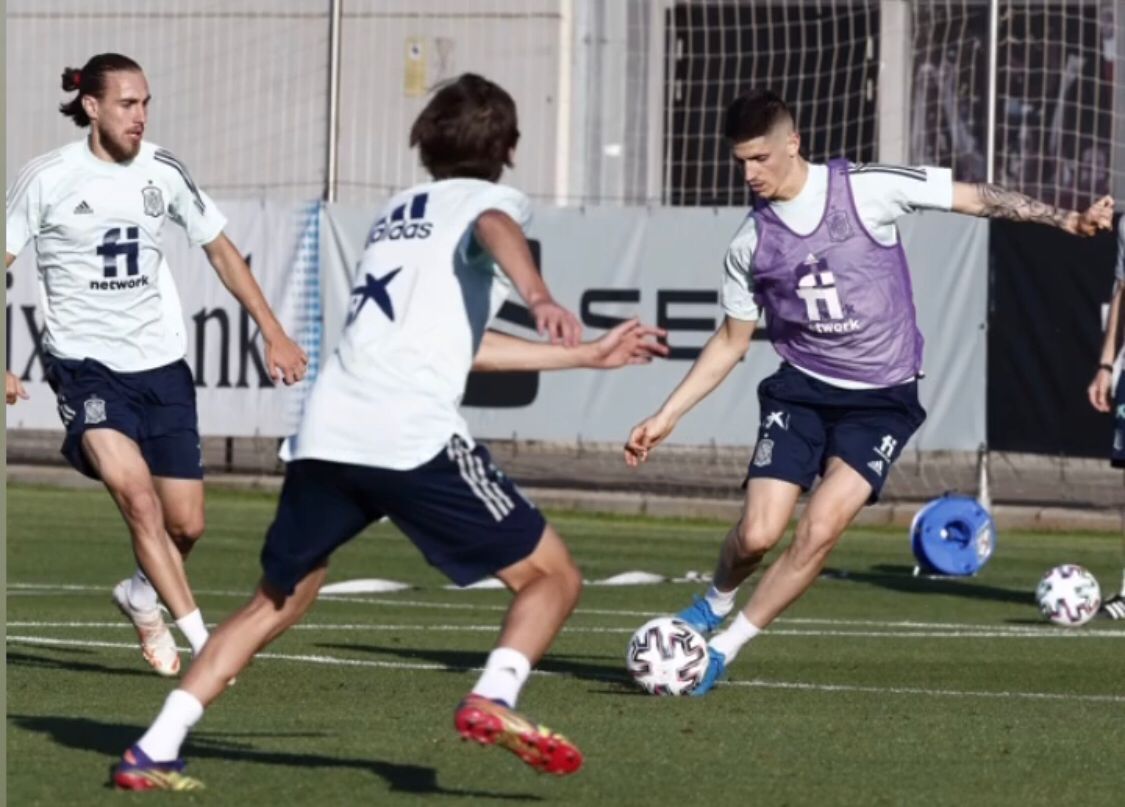  Oihan Sancet, durante un entrenamiento con la Rojita.