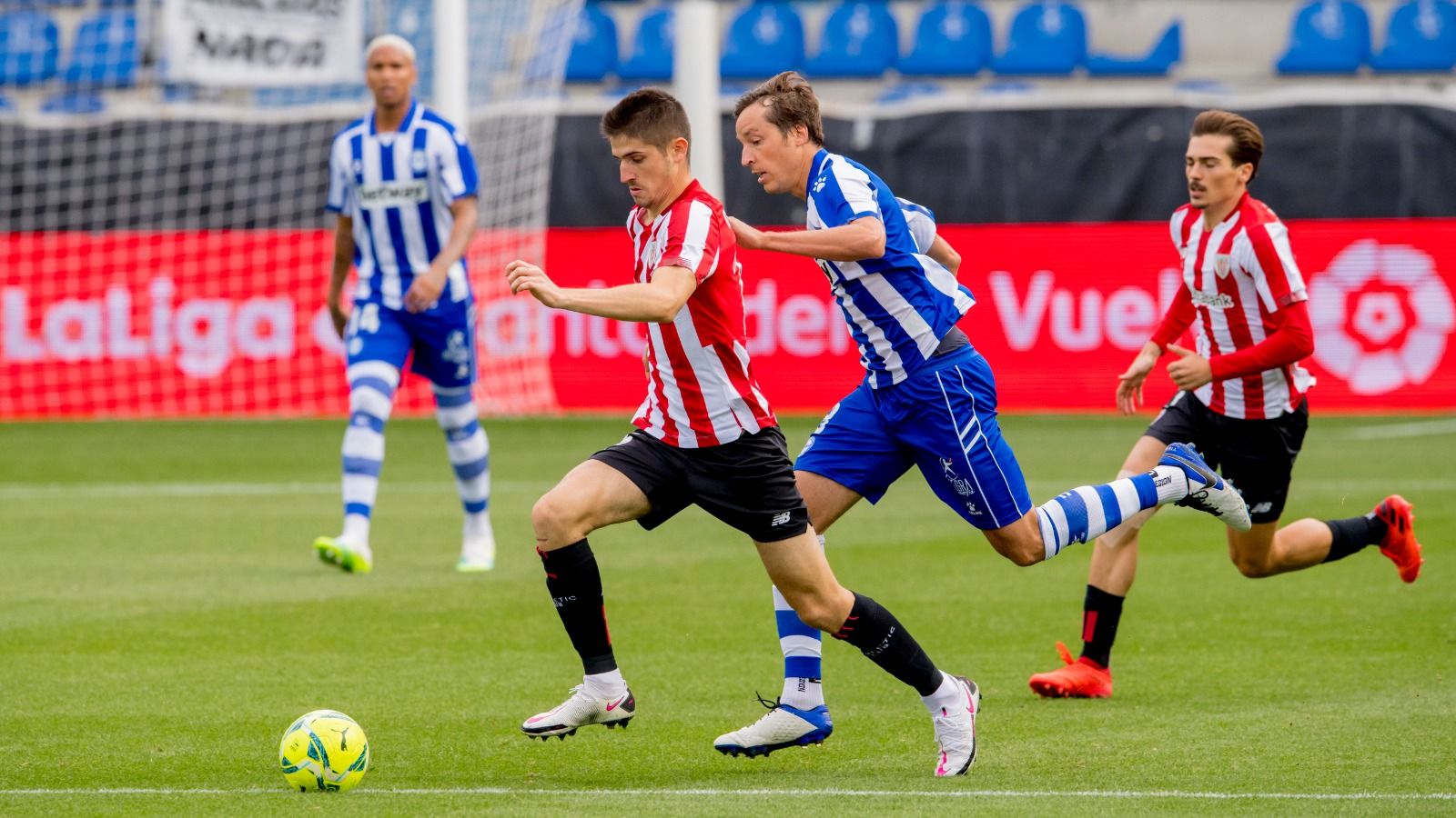  Oihan Sancet, durante el partido ante el Alavés.
