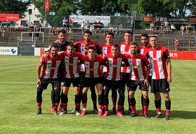 Once del Athletic Club de Bilbao ante el SC Paderborn.