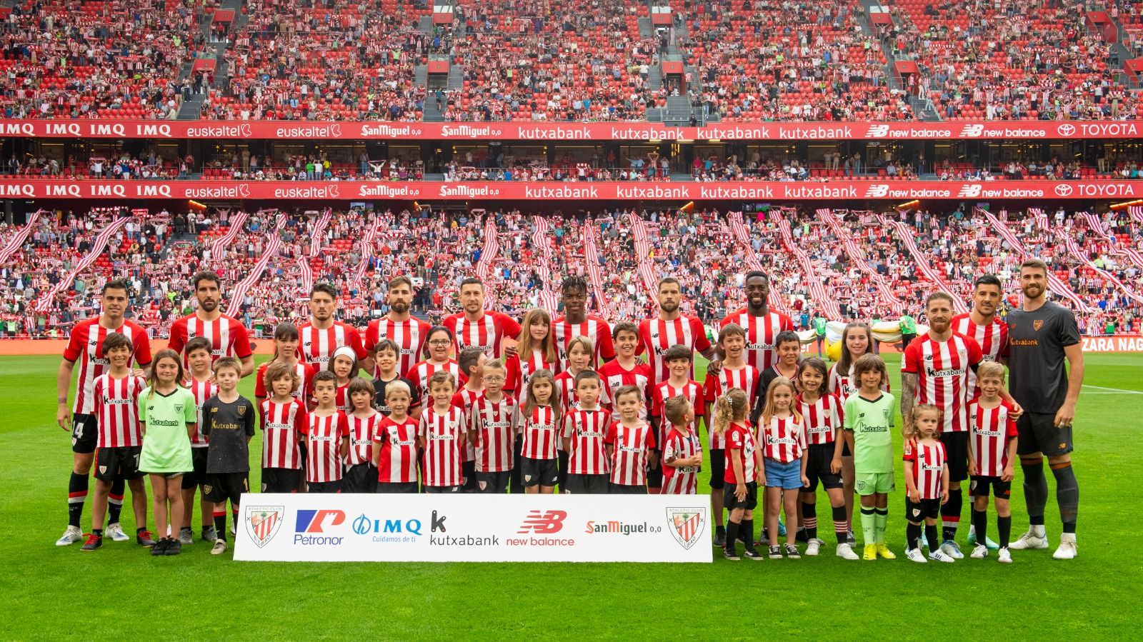  Once inicial del Athletic ante Osasuna en San Mamés