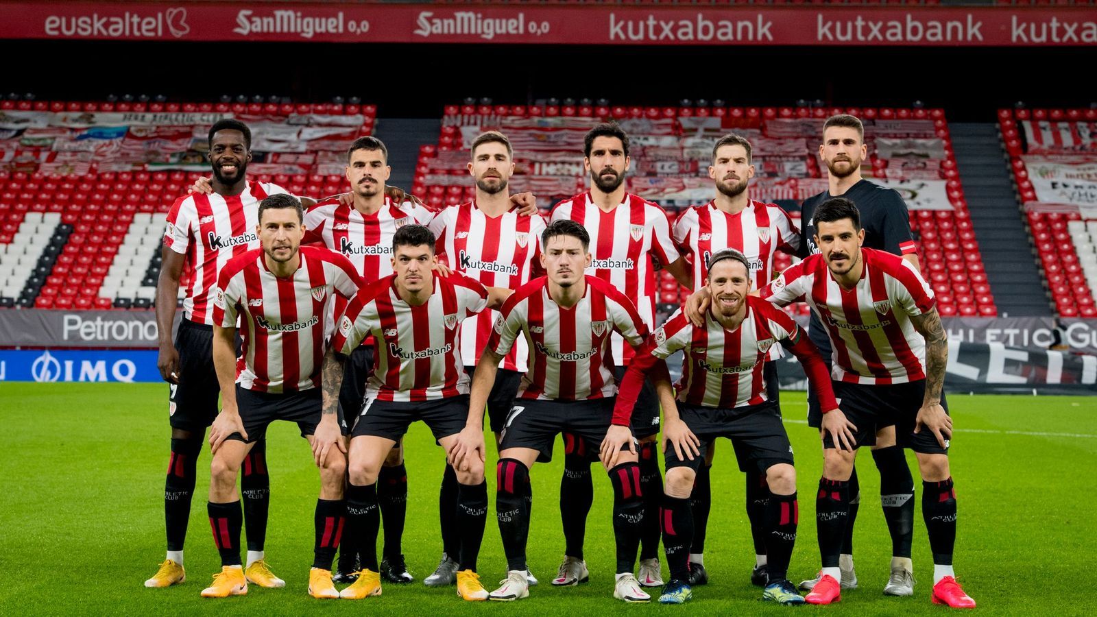  El once de Marcelino posa en la semifinal de Copa ante el Levante UD.