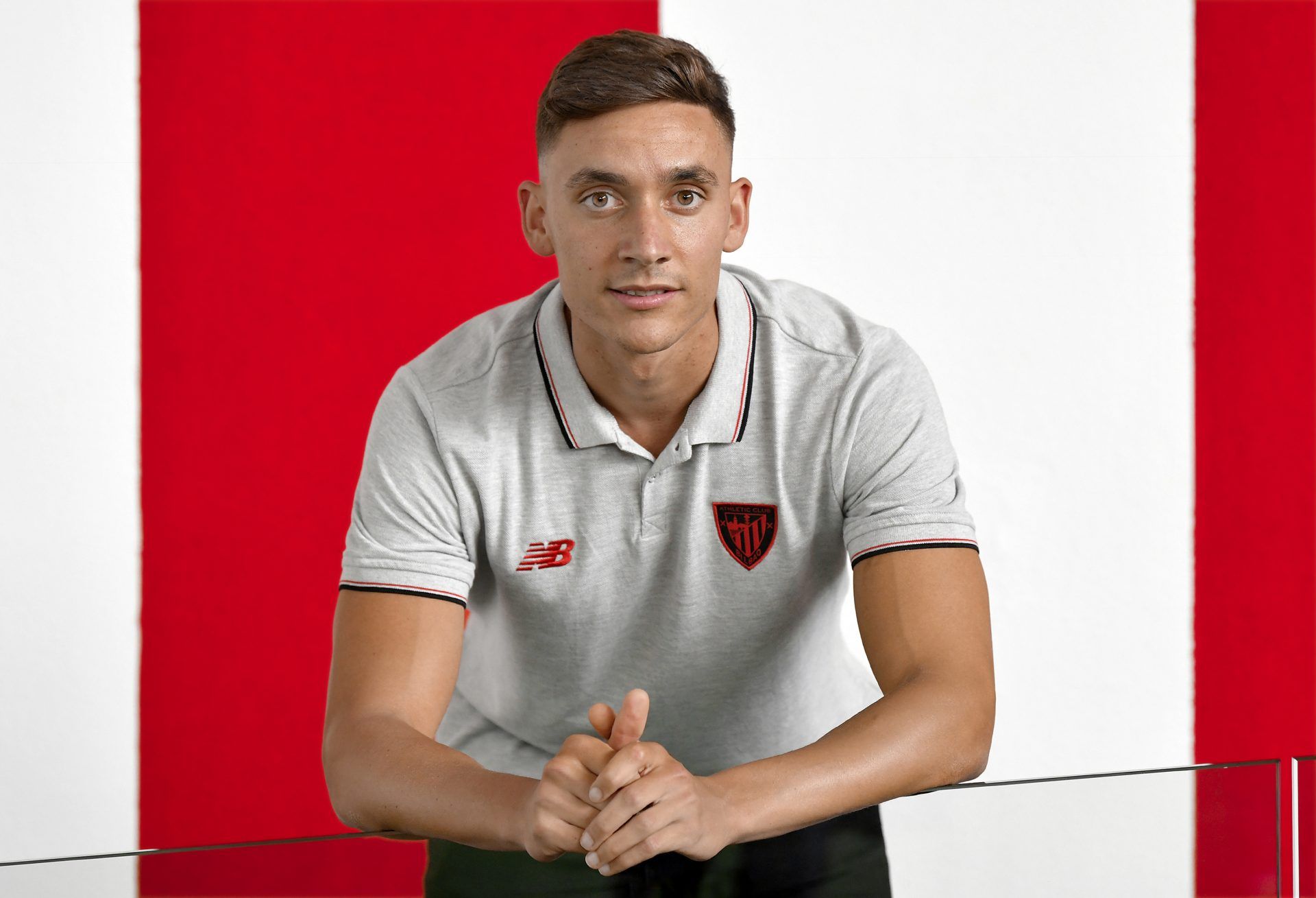  Álex Petxarroman ha firmado por tres temporadas.