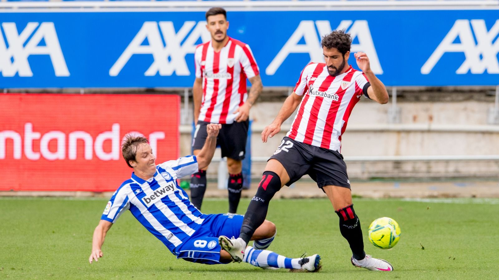  Raúl García, durante el partido ante el Alavés.