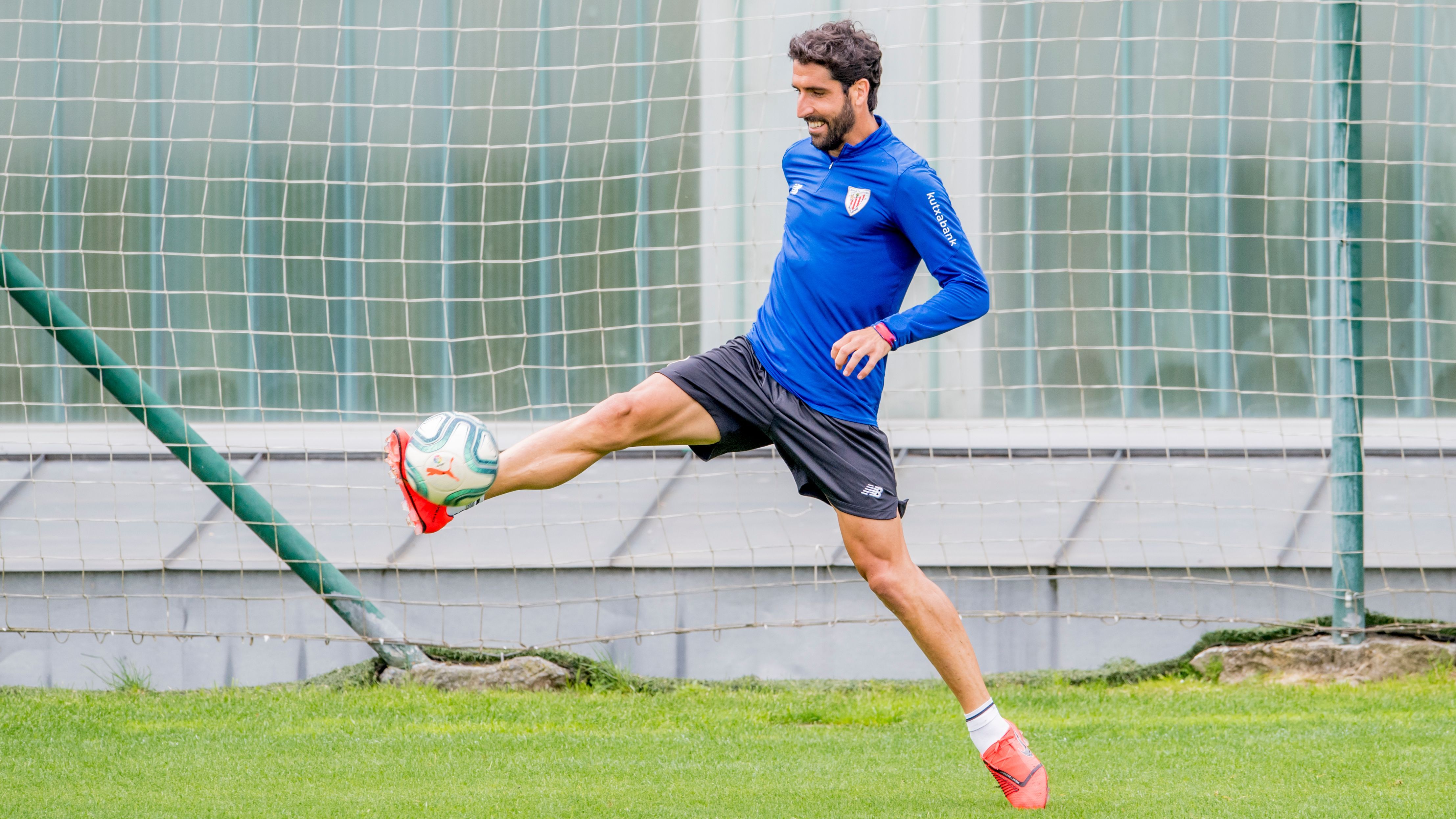  Raúl García tira siempre del carro con su veteranía.