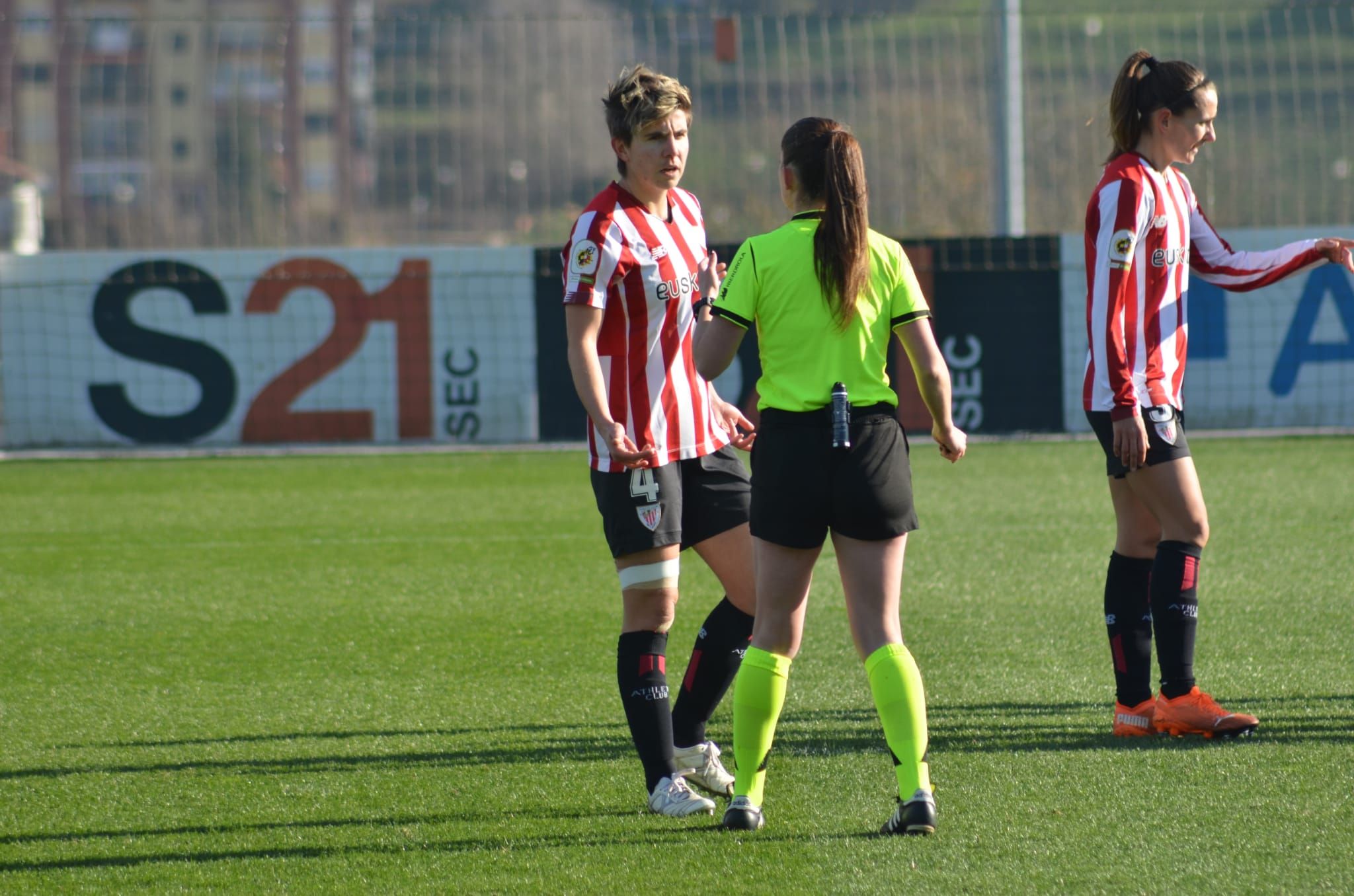  Lance del derbi femenino entre la Real Sociedad y el Athletic (foto: Giovanni Batista).