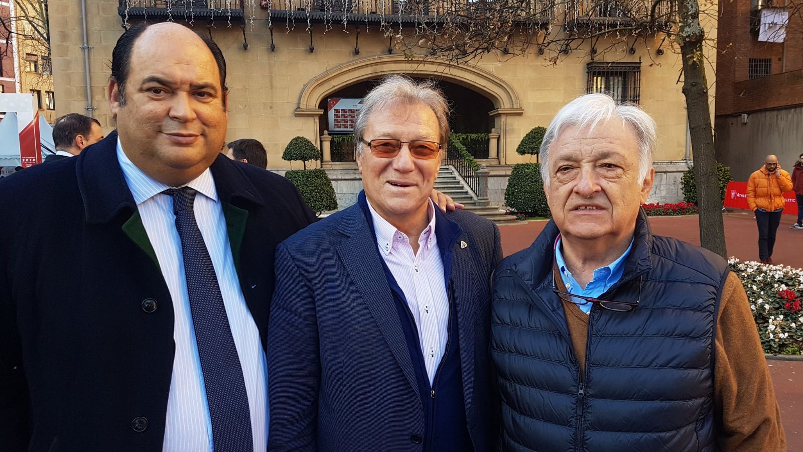 Mikel Martínez (a la derecha), con Fernando San José y Manolo Delgado en Ibaigane en las últimas elecciones.