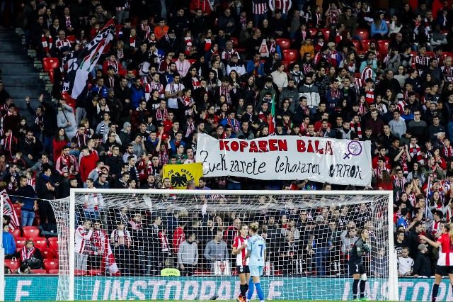 San Mamés anima a las leonas tras el gol del Atlético.