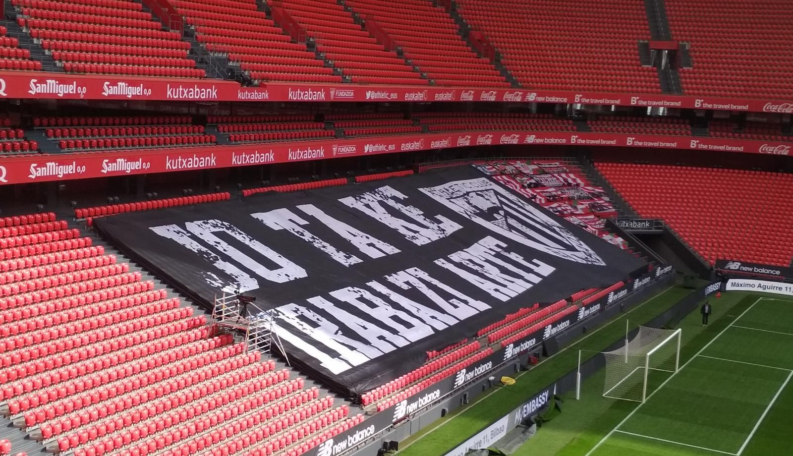 Así lucía San Mamés en la pandemia, sin público y con las cámaras situadas en la grada.