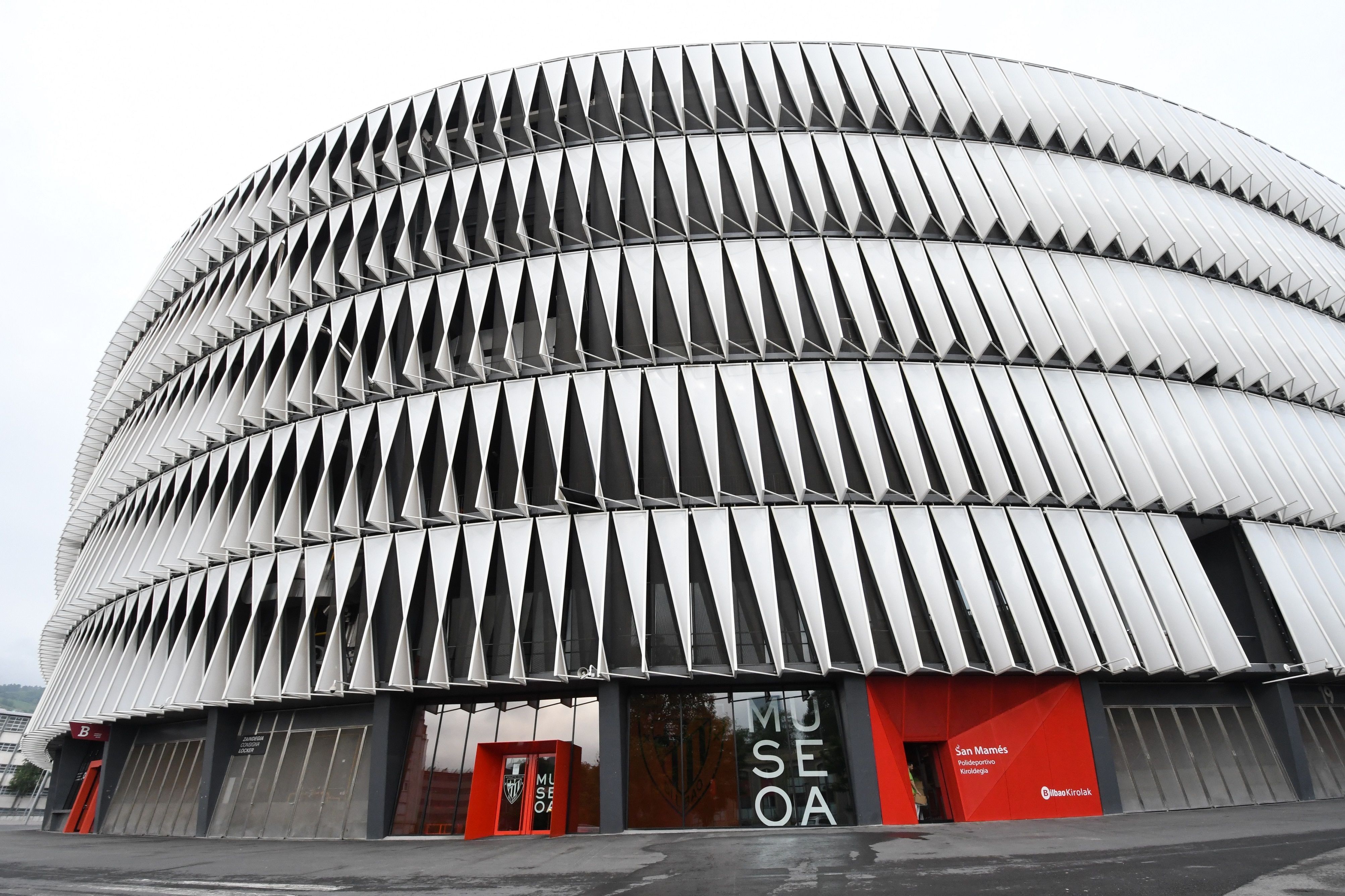  El campo de San Mamés se encuentra situado en un espacio bien conectado.