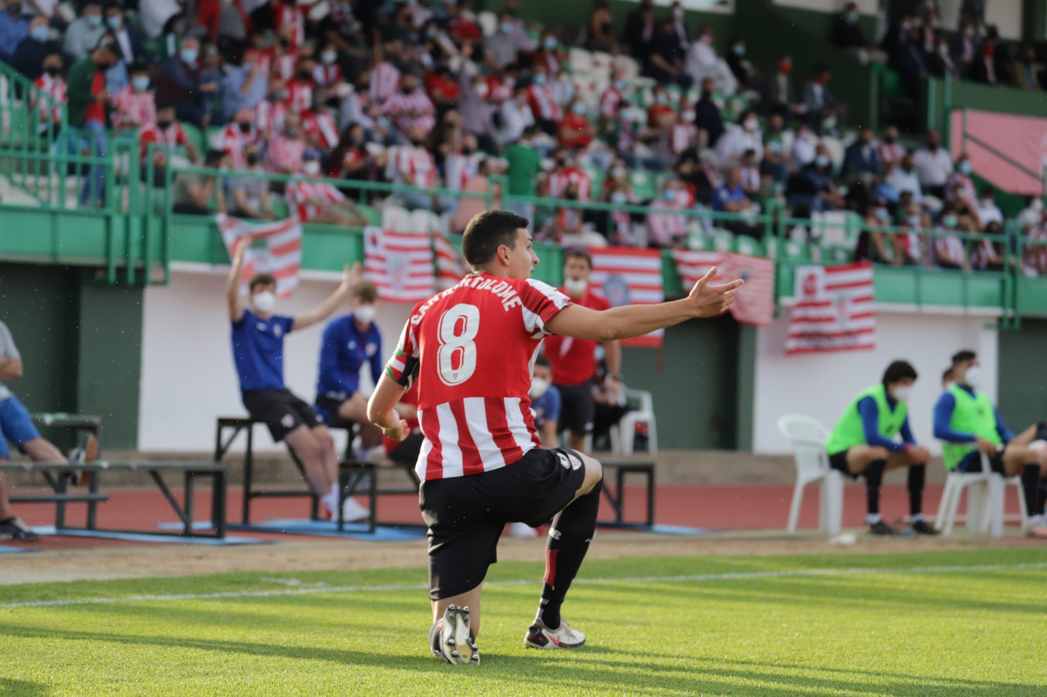Víctor San Bartolomé, con el Bilbao Athletic ante el Celta B, en el Play Off de ascenso.