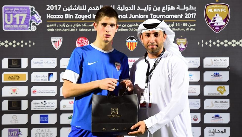  Oihan Sancet fue nombrado mejor jugador del torneo juvenil de Abu Dhabi en el 2017.