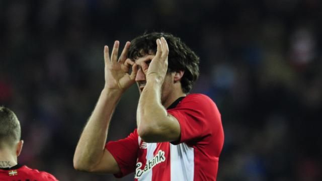  Mikel San José celebraba su gol al Sevilla en Copa ante 33.847 espectadores.