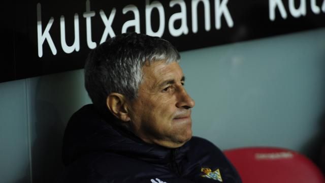 Quique Setién suspira en San Mamés donde volvió a ser derrotado.