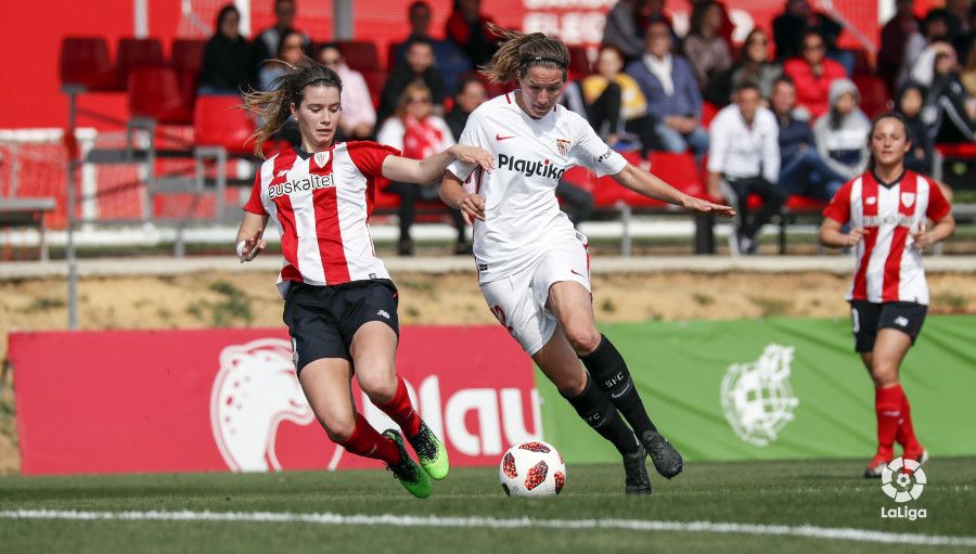  Damaris Egurrola pugna con Jenifer.