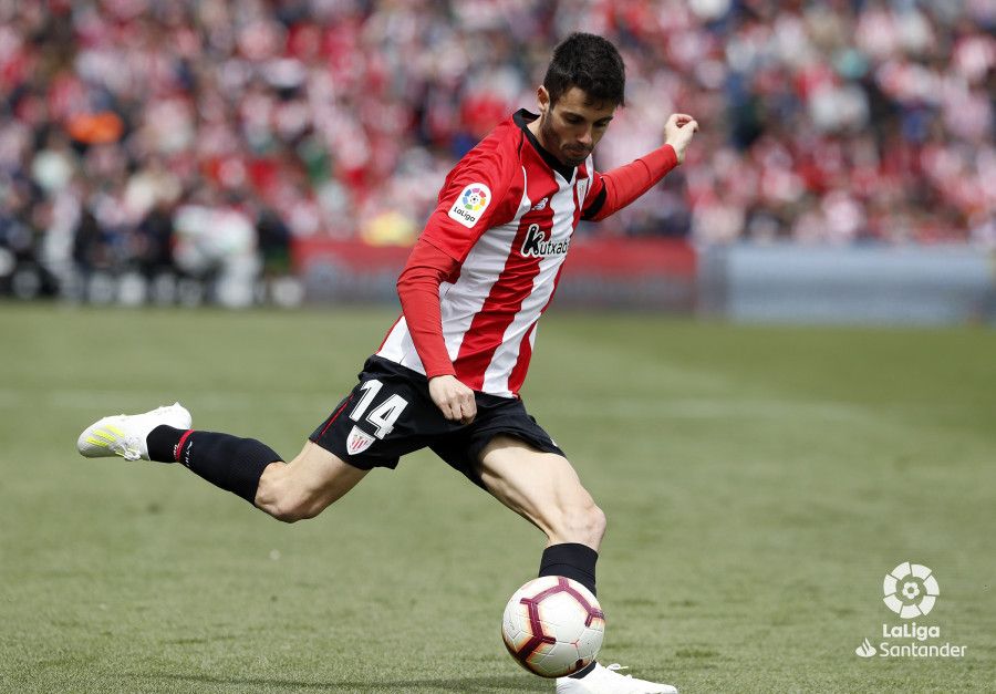  Markel Susaeta tuvo que salir en el Coliseum por el lesionado Ibai Gómez.
