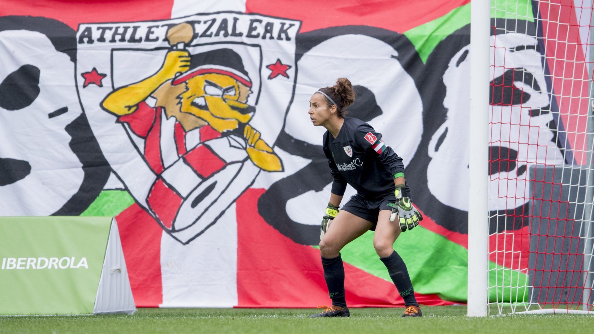  Ainhoa Tirapu deja el fútbol, Amaia Peña le sustituirá en Bilbao bajo palos.