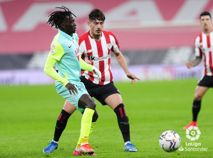  Unai Vencedor fue titular ante el Granada CF en San Mamés.