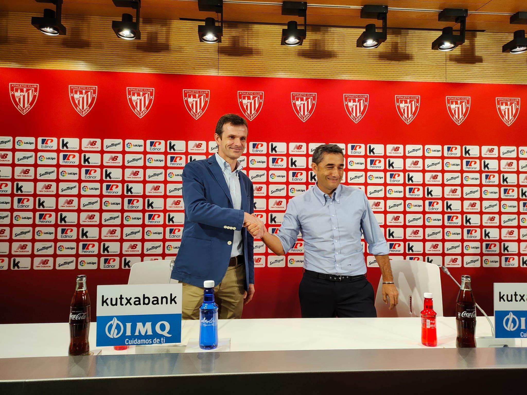  Uriarte junto a Ernesto Valverde en su presentación.