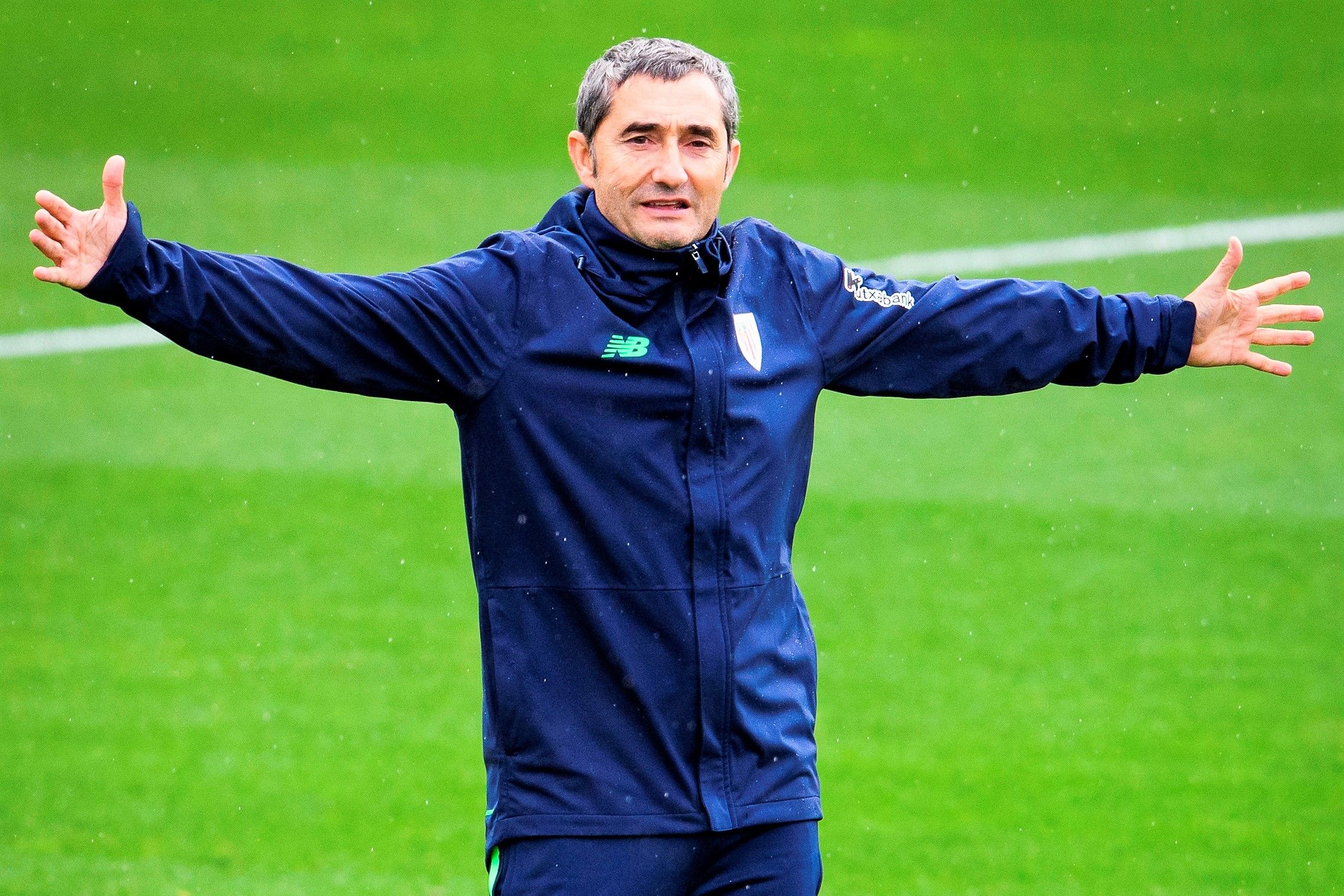  Gesto del entrenador Ernesto Valverde en Lezama.