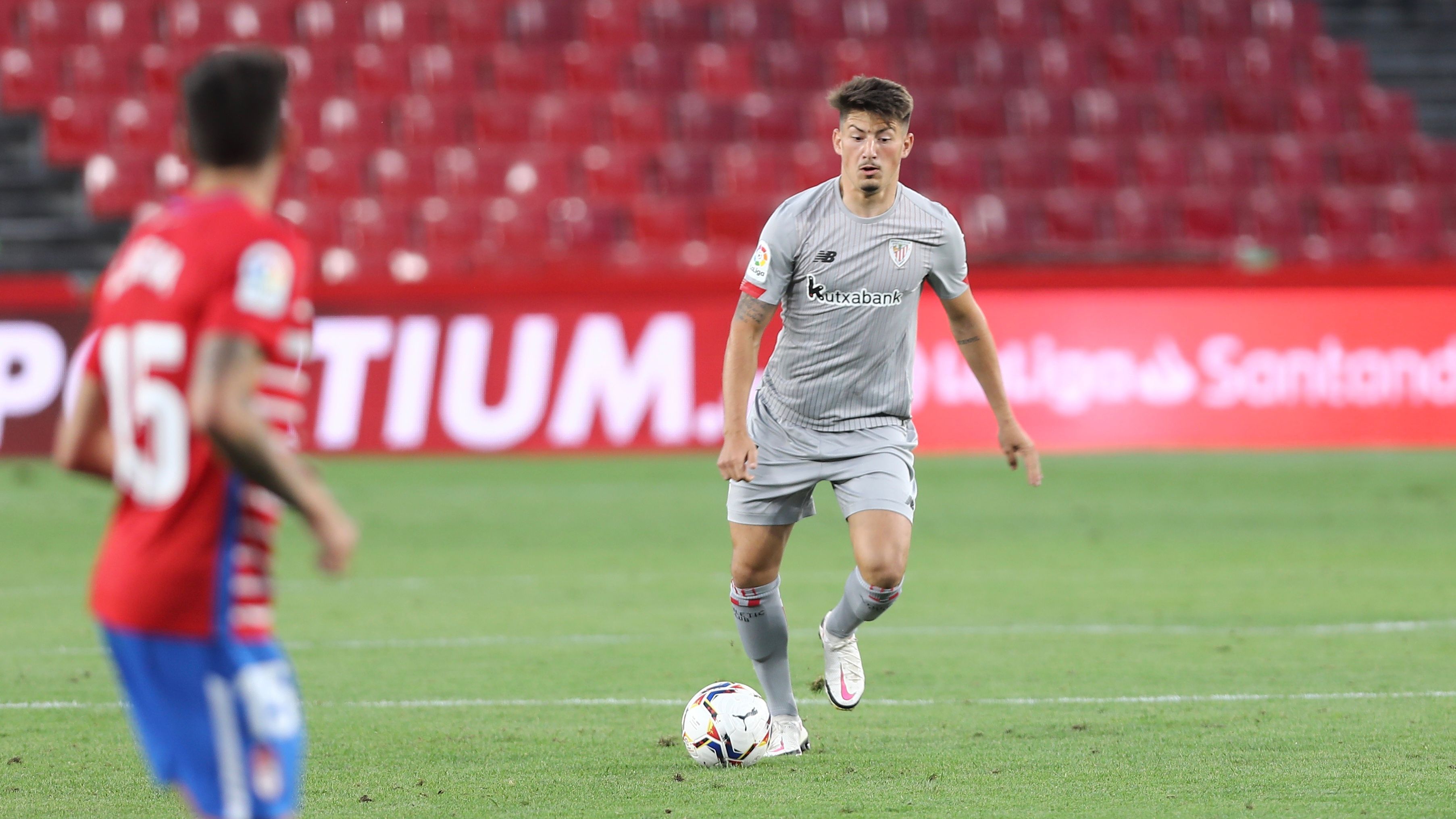 El joven Unai Vencedor jugó unos minutos en Granada.