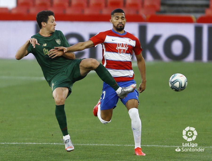 Un error de Mikel Vesga trajo el gol de Roberto Soldado para el Granada frente al Athletic.