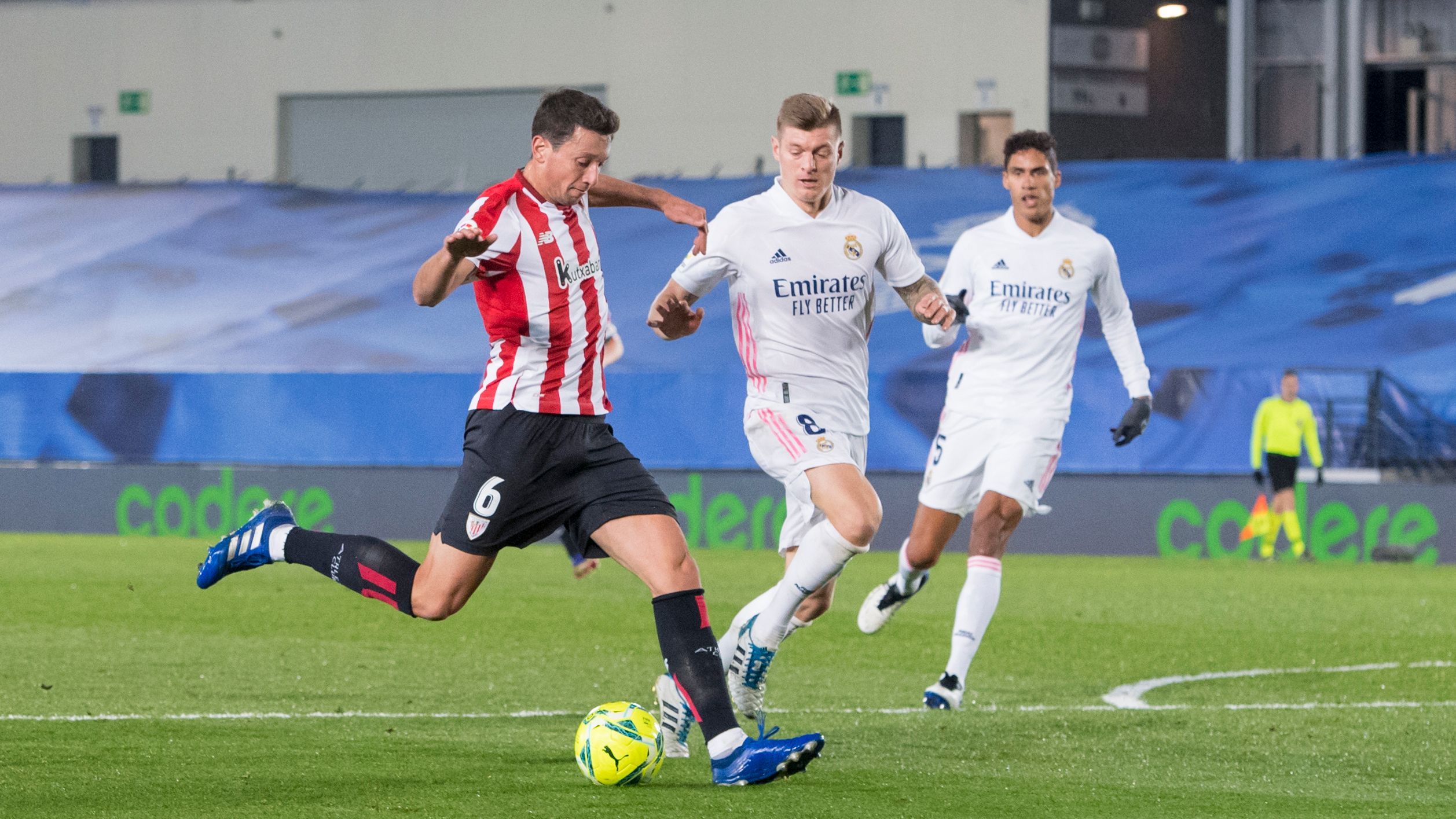 Clara ocasión de Mikel Vesga ante el Real Madrid en Valdebebas.