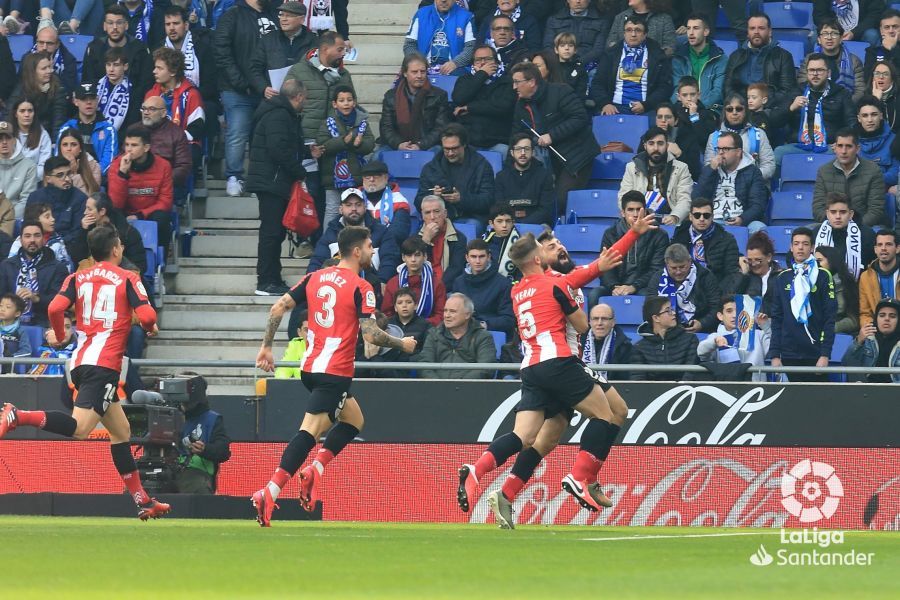  Asier Villalibre celebra eufórico su primer gol en LaLiga con el Athletic Club.