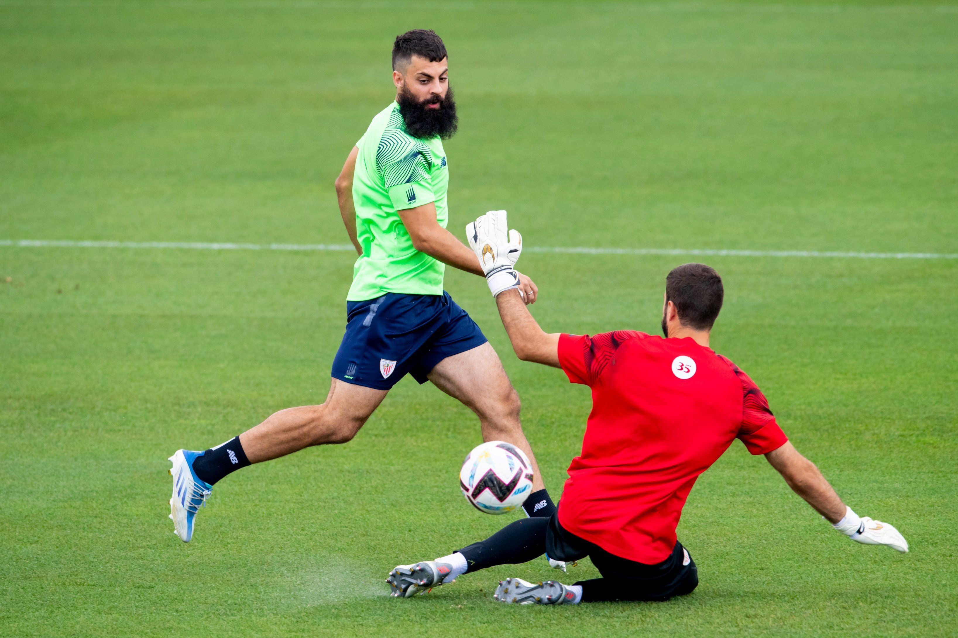 Asier Villalibre remata en San Mamés (Foto: Athletic Club).