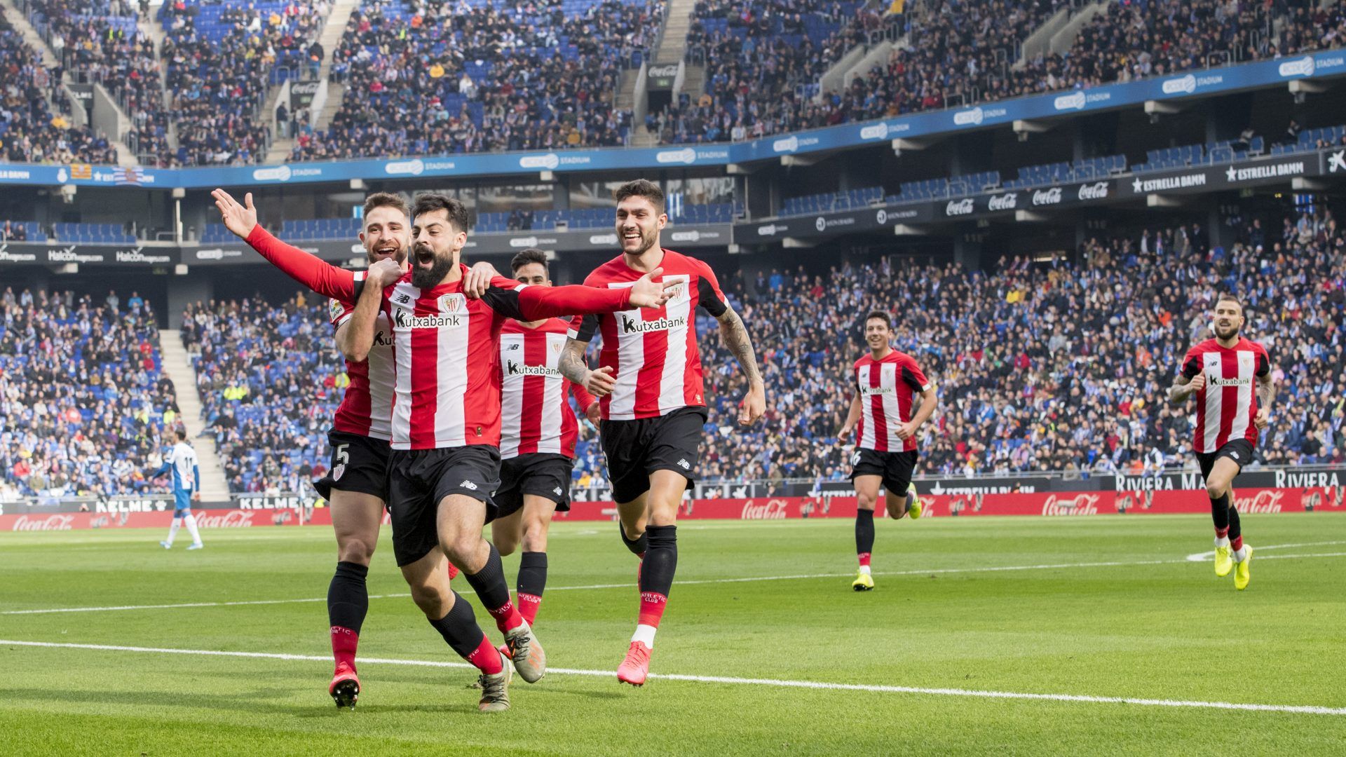  Asier Villalibre celebra su gol en el RCD Stadium.