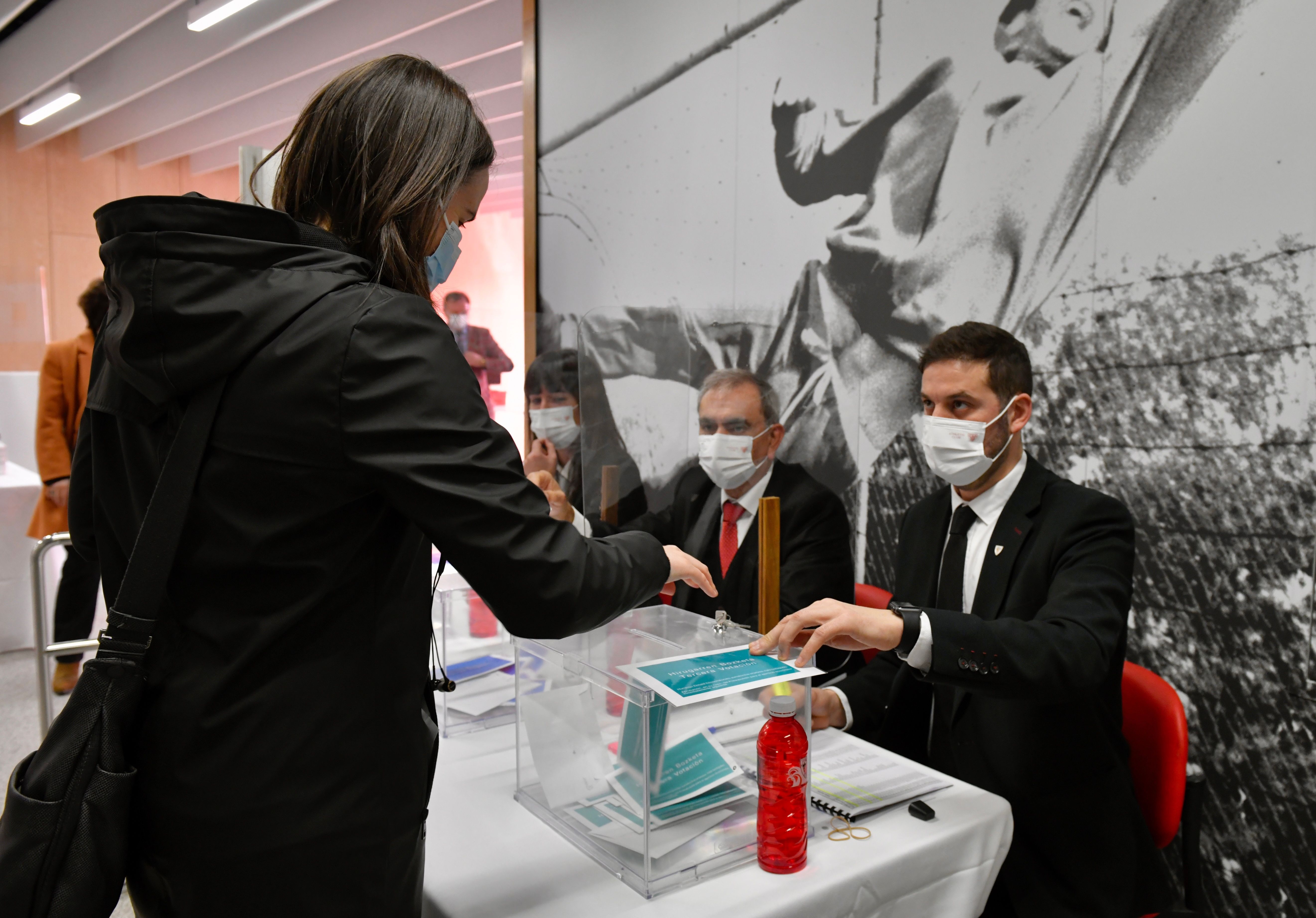  Voto de una socia en la Asamblea General Extraordinaria del Athletic Club del 21 de febrero de 2021.