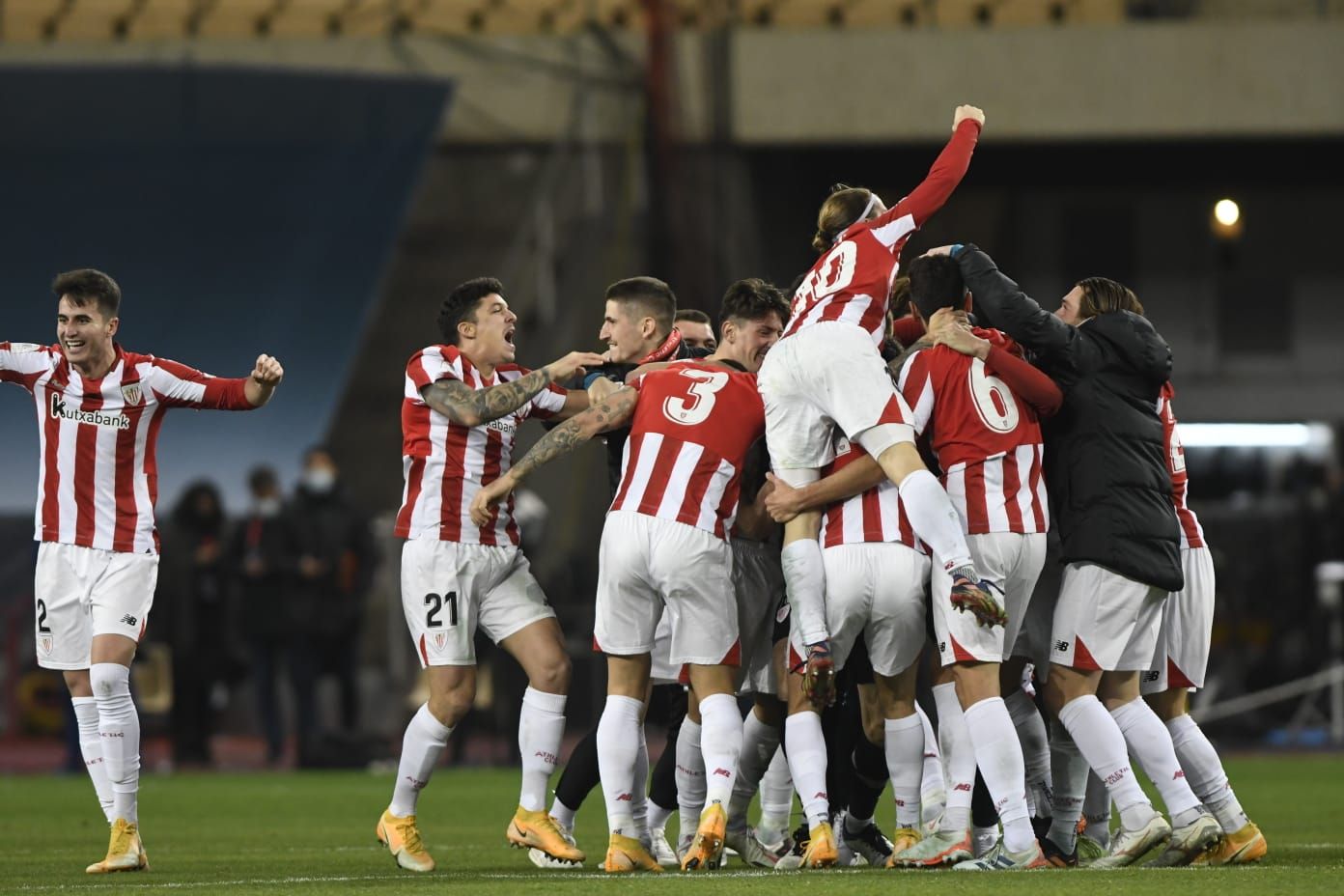  Celebración por todo lo alto tras batir al FC Barcelona de Leo Messi y cía.