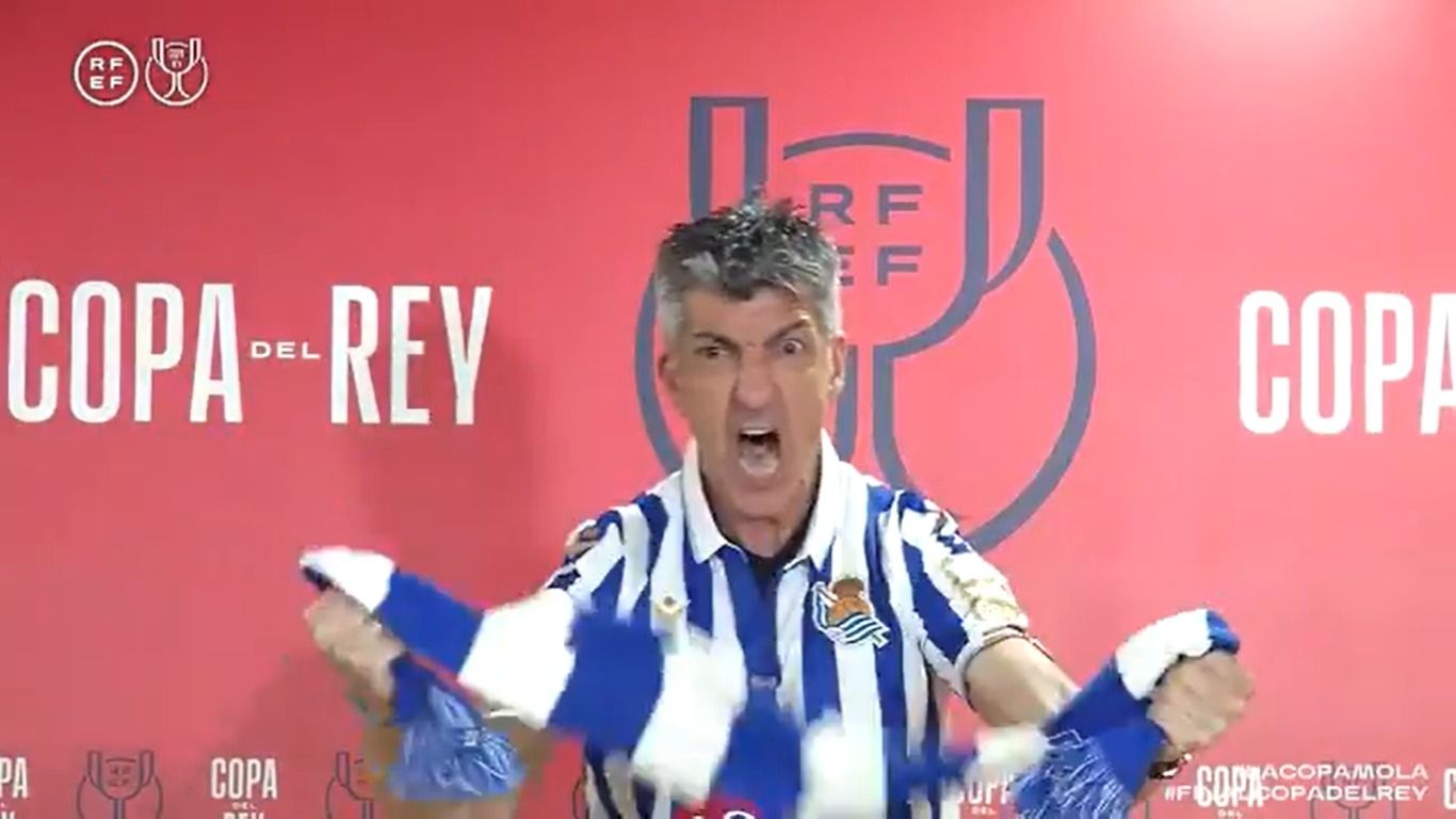  Imanol Alguacil se vuelve loco en sala de prensa de La Cartuja tras ganar la Copa del rey.