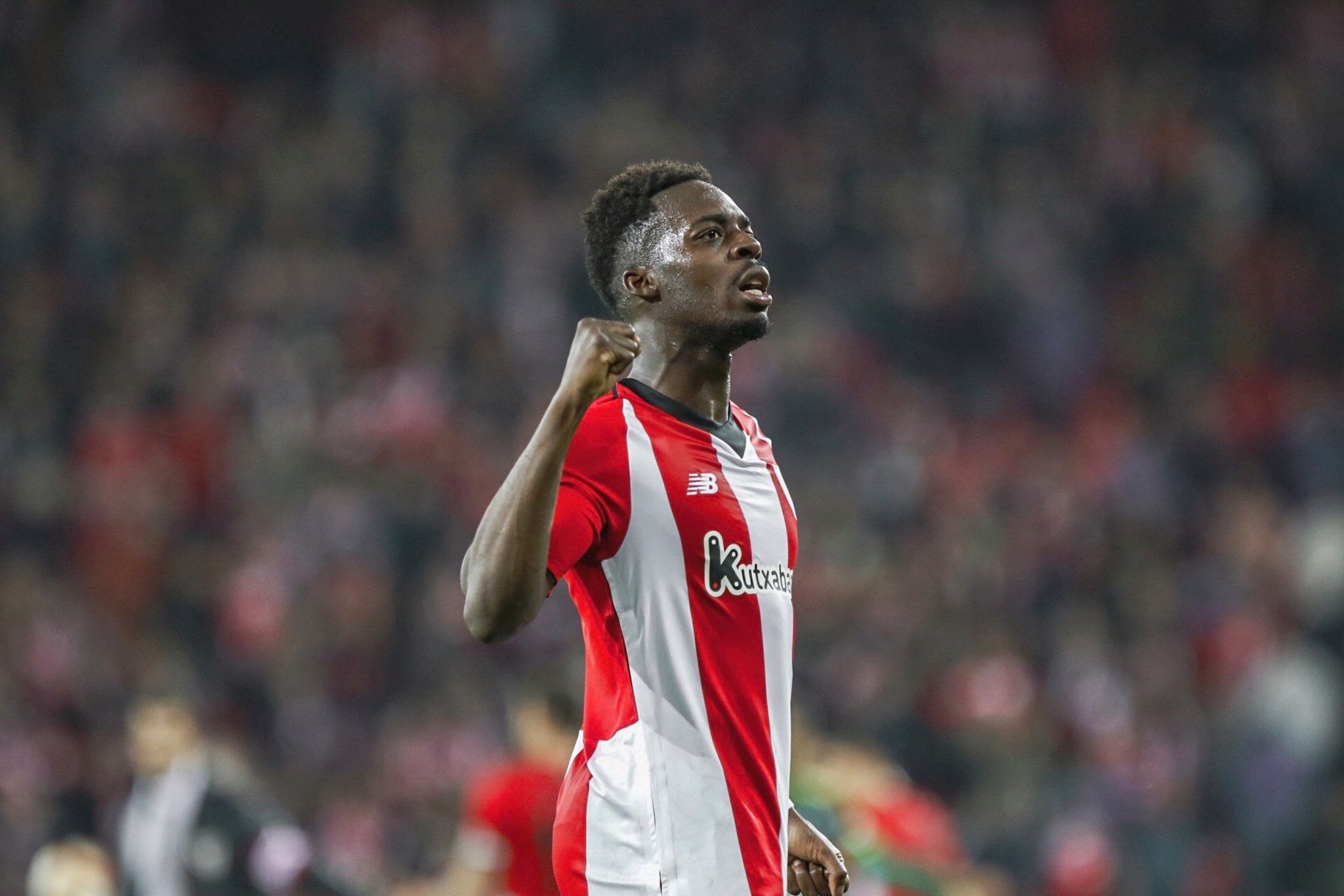  Iñaki Williams celebra puño en alto la victoria ante el Eibar.