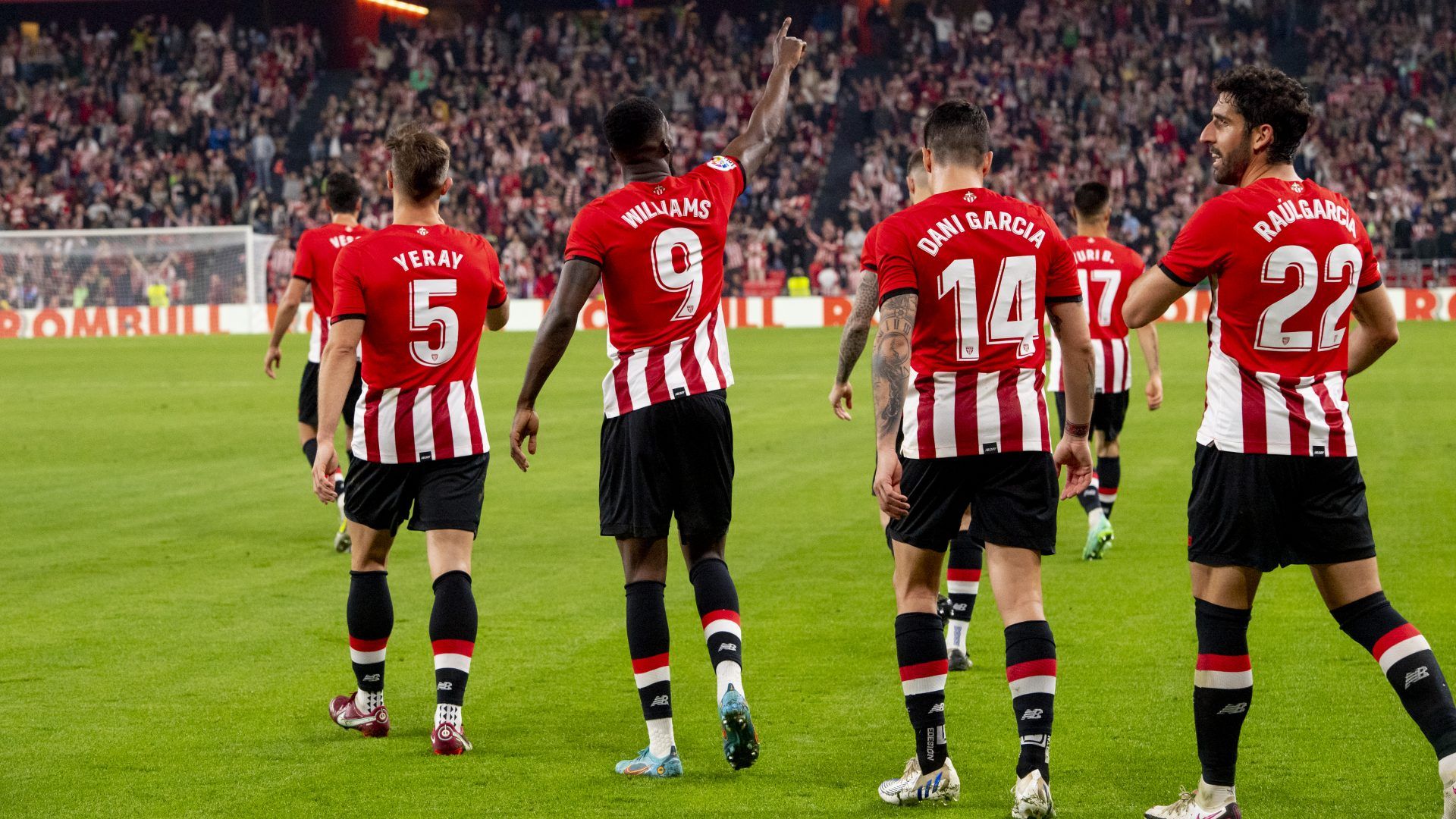  Festejado gol de Iñaki Williams ante el Atlético de Madrid en San Mamés.